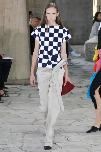 Look 25